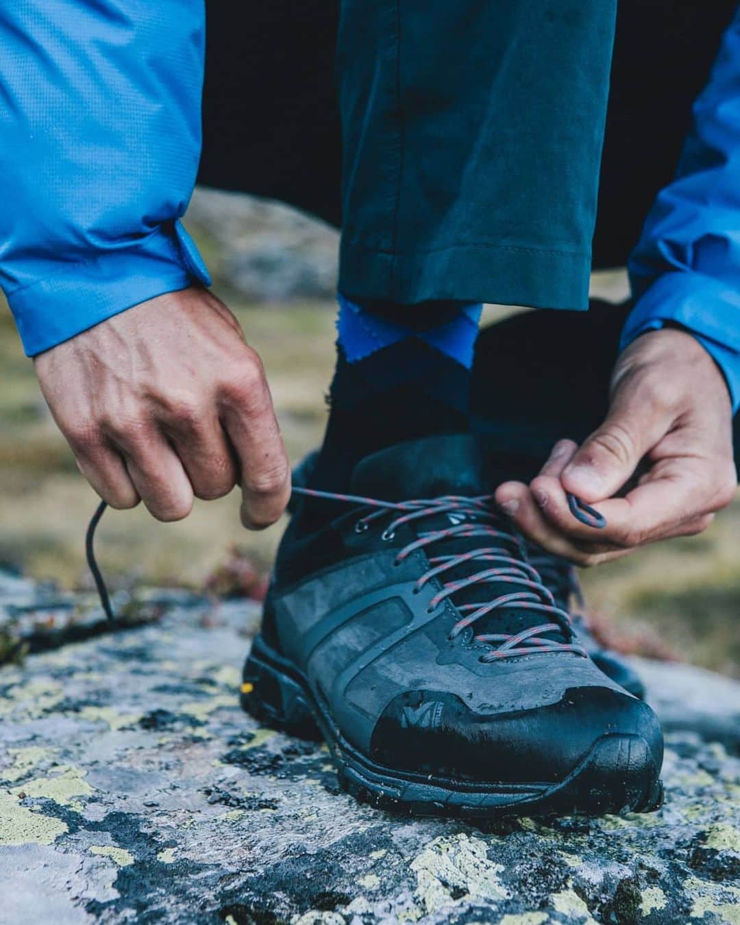 ミレーのインスタグラム：「Reassuring in all conditions: waterproof, comfortable and adhesive. The Hike Up Leather GTX have everything you need for your fall outings 🍂  #MilletRiseUp」