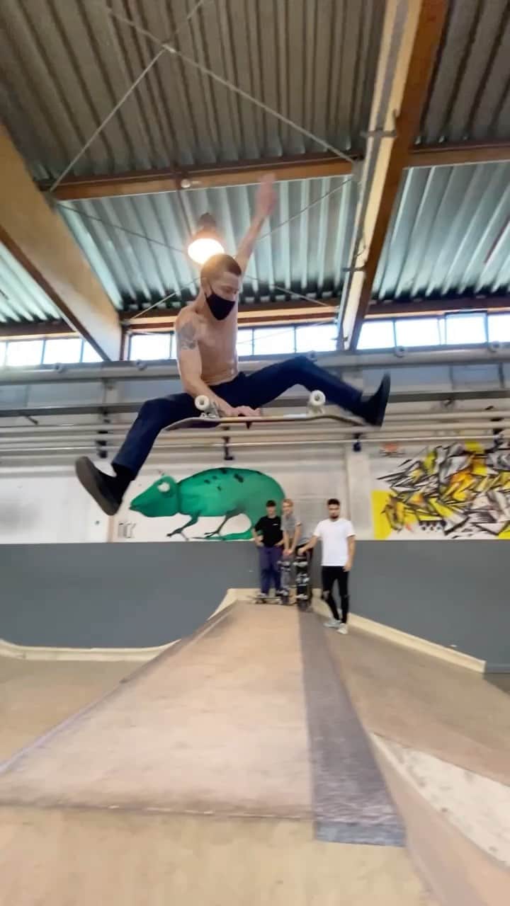 ショーン・ホワイトのインスタグラム：「Highlight from the Innsbrook skate session!」