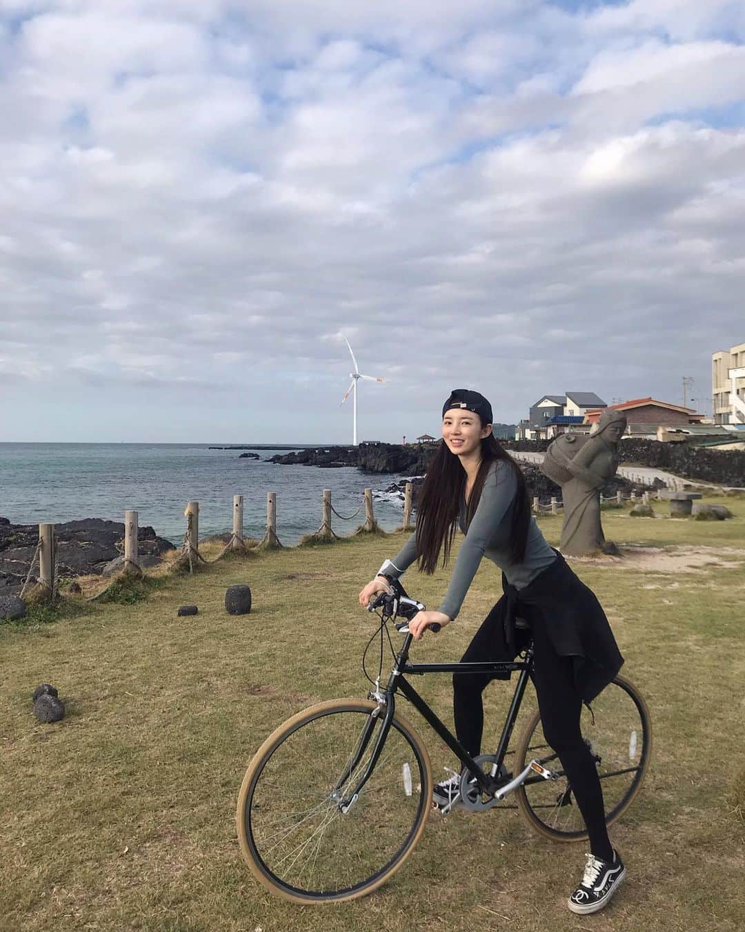 ユ・スンオクさんのインスタグラム写真 - (ユ・スンオクInstagram)「-> #🚲 이런 행복 , 자연이 너무너무 좋다 #🏞」10月28日 14時00分 - seungok_yu