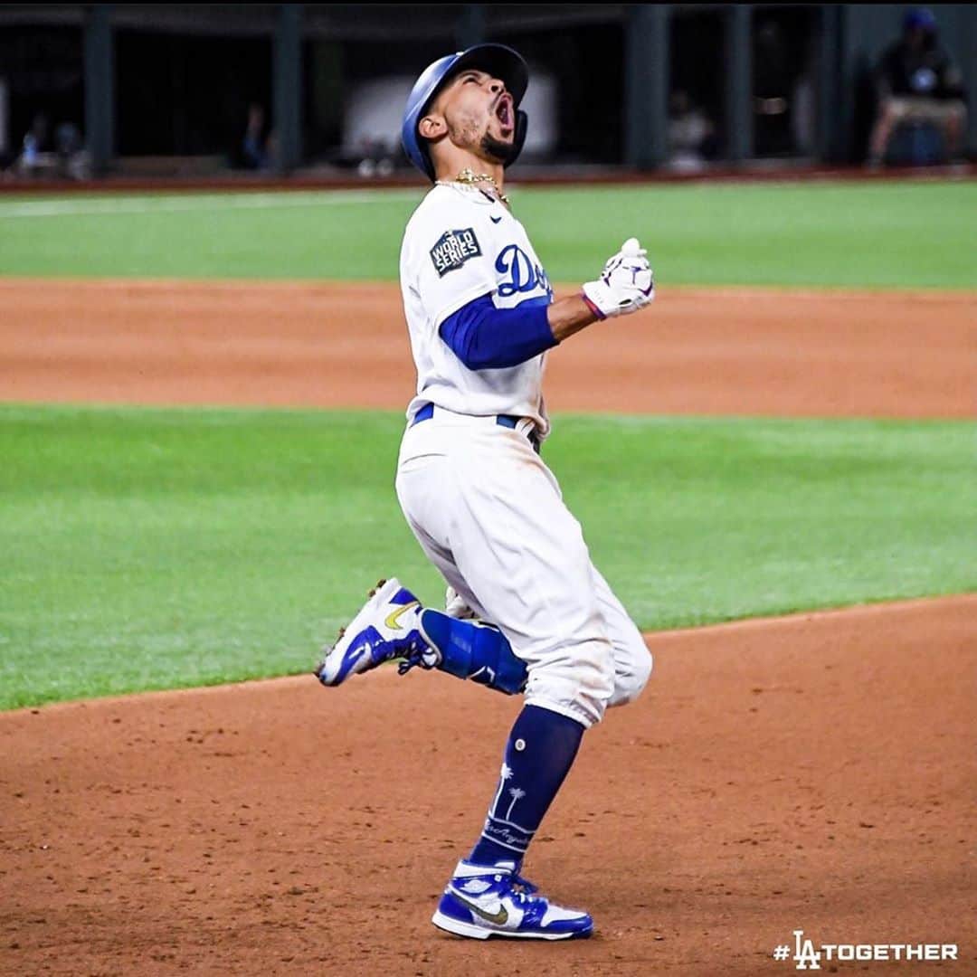 のインスタグラム：「🏆 Congratulations to the @dodgers on winning the 2020 #Worldseries...Make sure to shop all of our Dodger styles available now on Stance.com ⚾️ 🙌 🎇 #theofficialsockofmlb」