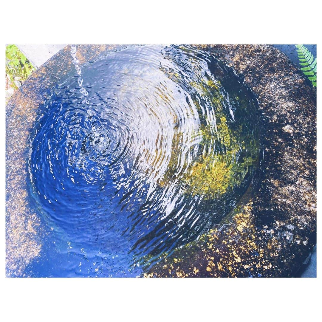 大塚愛さんのインスタグラム写真 - (大塚愛Instagram)「水の芸術性の高さ。  惚れる。  AIO　#地球っこ　#art」10月28日 12時54分 - aiotsuka_official