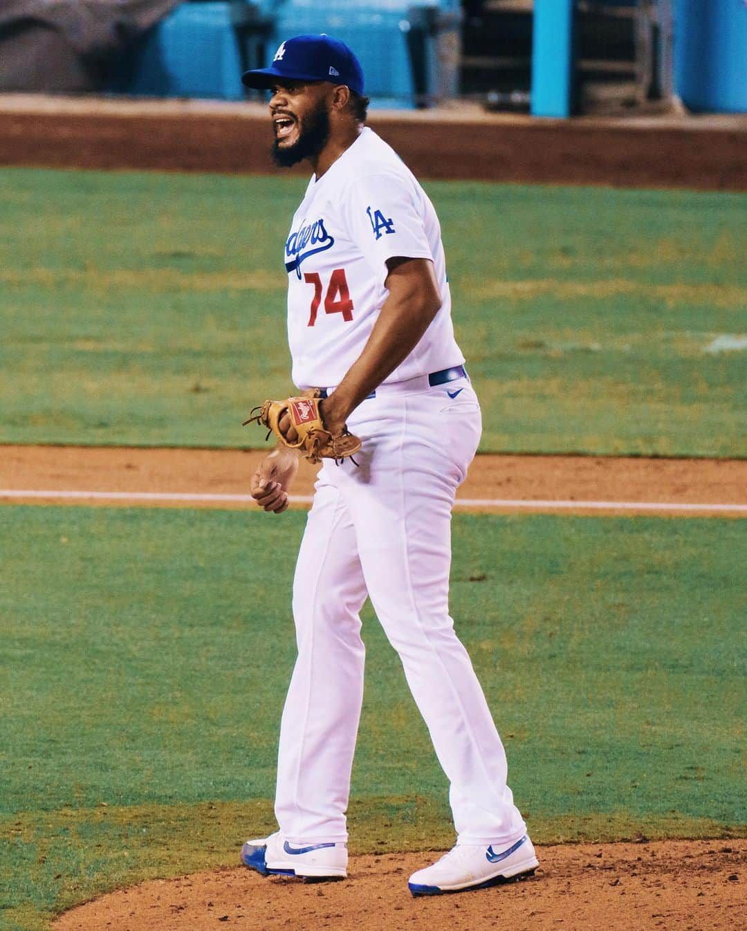 Jordanさんのインスタグラム写真 - (JordanInstagram)「Winning is a family affair. Congrats to the 2020 World Series Champions @MookieBetts and @KenleyJansen74. #JUMPMAN」10月28日 13時10分 - jumpman23