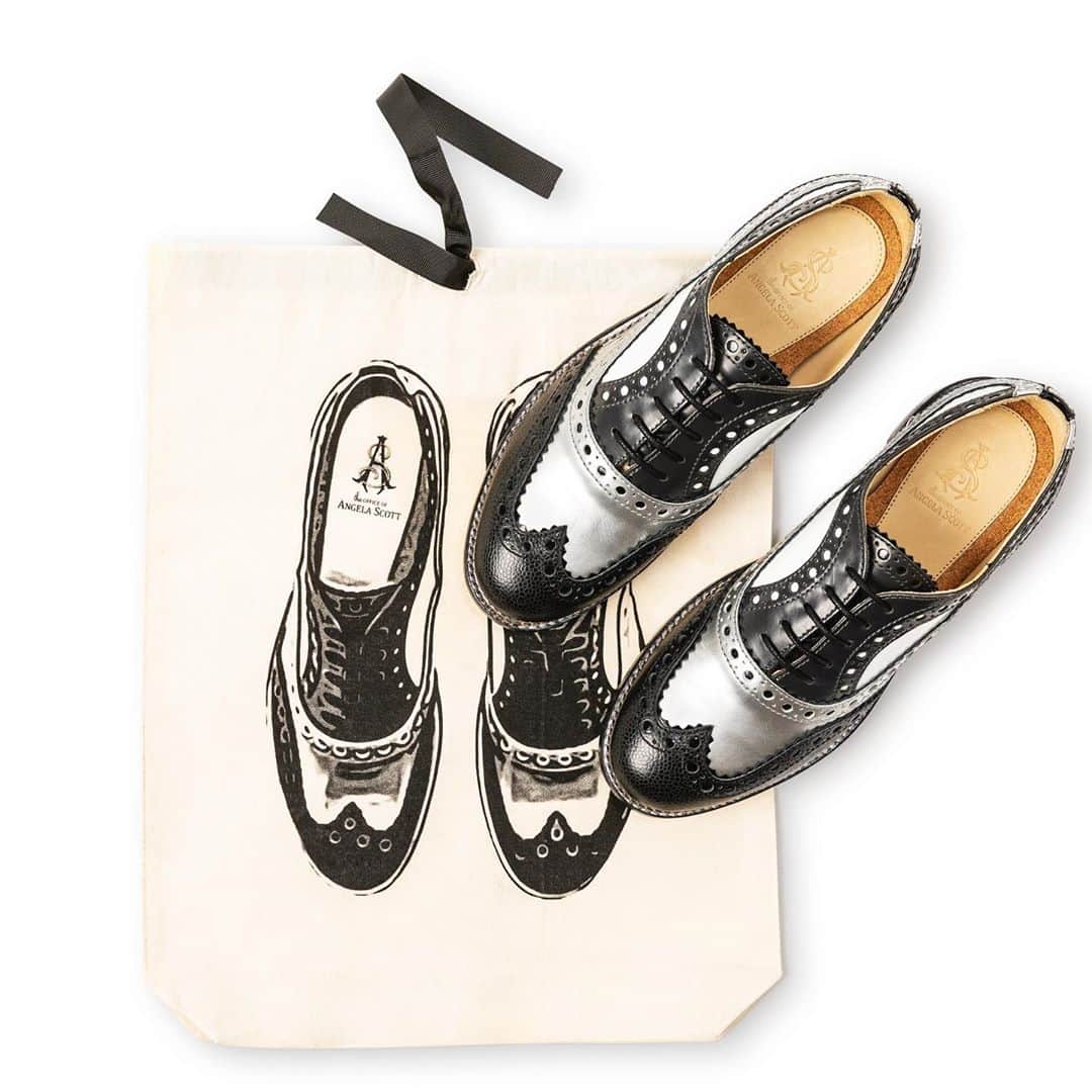 ザ オフィス オブ アンジェラ スコットさんのインスタグラム写真 - (ザ オフィス オブ アンジェラ スコットInstagram)「How cute are our new shoe bags? Now available to purchase online- swipe to see the different patterns #myscotts」10月28日 13時16分 - officeofangelascott
