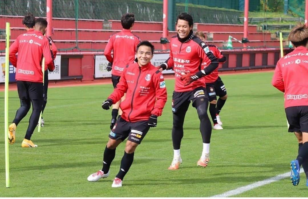チャナティプ・ソングラシンのインスタグラム：「⚽️❤️ @hokkaido_consadole_sapporo」