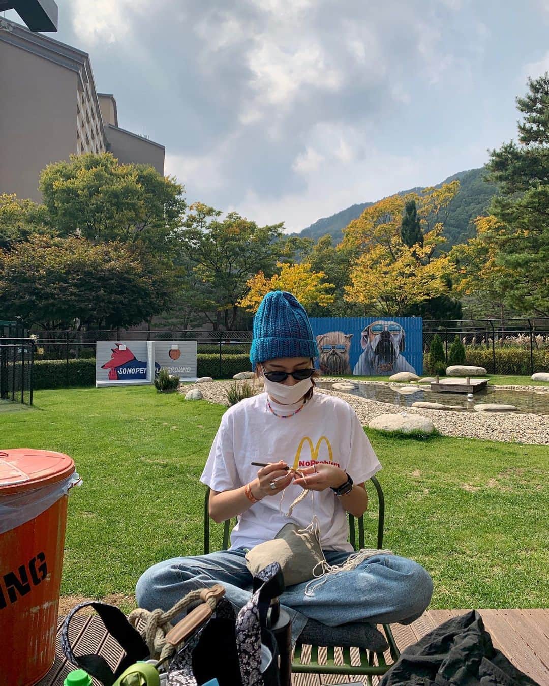 キム・ジェギョン さんのインスタグラム写真 - (キム・ジェギョン Instagram)「🧶😎🧶  #alchemistJK」10月28日 13時44分 - _kimjaekyung_