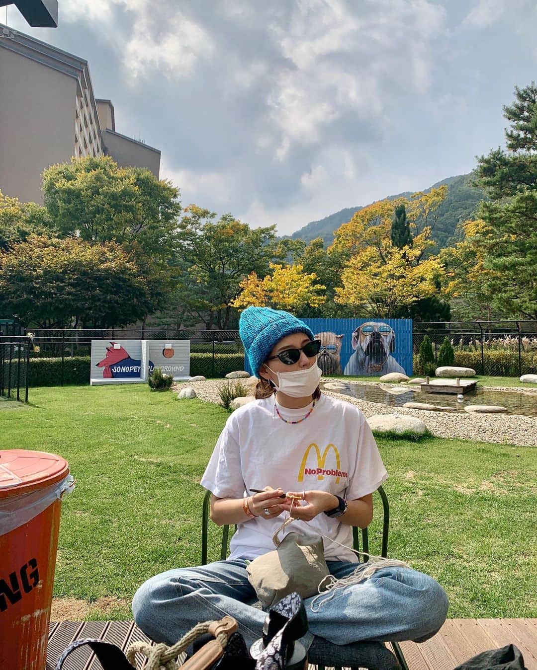 キム・ジェギョン さんのインスタグラム写真 - (キム・ジェギョン Instagram)「🧶😎🧶  #alchemistJK」10月28日 13時44分 - _kimjaekyung_