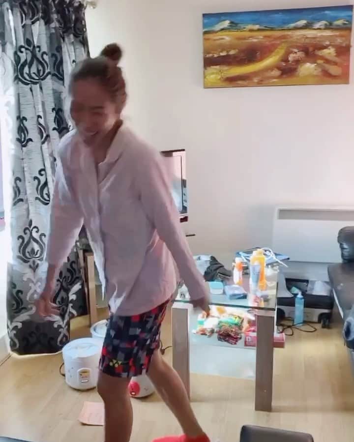 ラチャノック・インタノンのインスタグラム：「🤪」