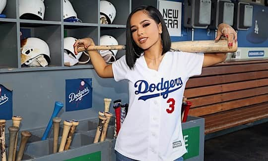 ベッキーGさんのインスタグラム写真 - (ベッキーGInstagram)「Used to sit in the nose bleeds at @lakers and @dodgers games as a kid. If you’re from LA you KNOW what this means. This shit is everything. 💙⚾️」10月28日 13時45分 - iambeckyg