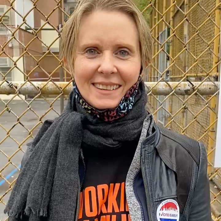 シンシア・ニクソンのインスタグラム：「Did you vote yet?!!   It’s early voting in NY & I just voted for Biden/Harris on the Working Families Party ⁦‪@NYWFP‬⁩ line to:  ➡️ Get rid of Donald Trump!!!  AND  ➡️ Tell the Democratic Party that I’m the kind of Democrat who wants a NY that works for all of us!❤️」