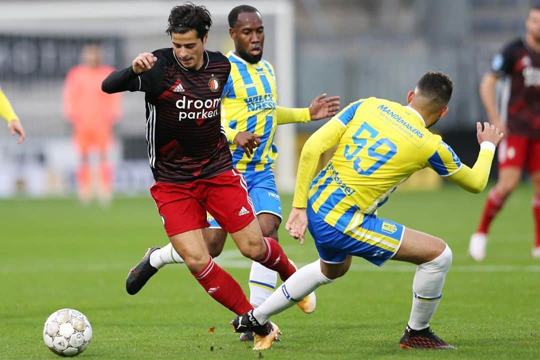 ジョアン・カルロス・テイシェイラのインスタグラム：「Just a step back , work hard to get fit ⚽️👀🌍」