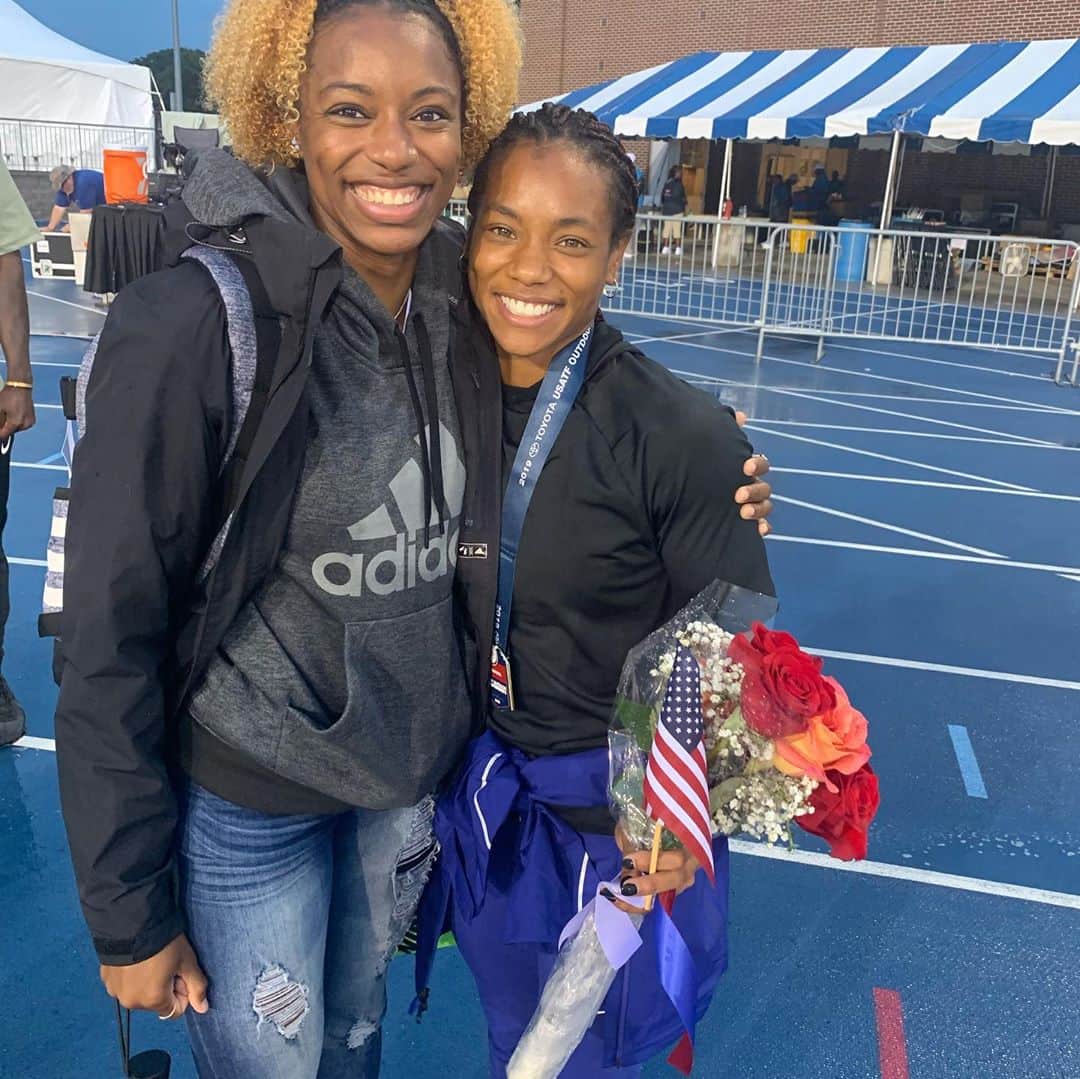 デズリア・ブライアントのインスタグラム：「Happy Birthday BESTFRIEND! So I met this girl officially in 2016 and we became training partners in 2017 and we instantly connected. We have talked almost EVERYDAY since then! Lol I truly thank God for you and our friendship. You are so genuine, loving , beautiful, and supportive.. I literally LOVE YOU😭. I wish it was more women in this world like you.. thank you for being a true sister.. I really wish I was there to celebrate but I send my love all the way to Kentucky !! @fastfeetfe」