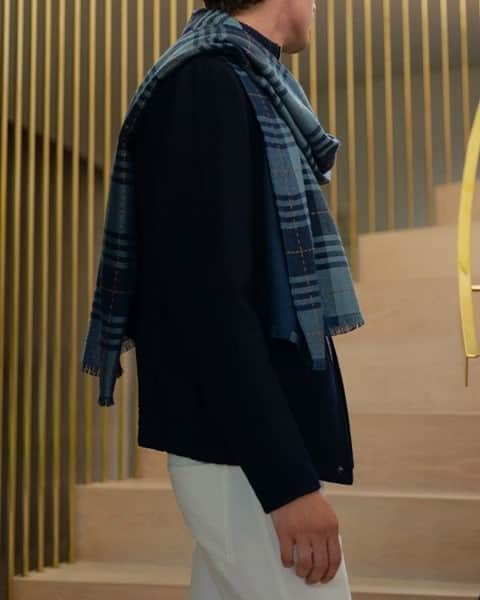 MR PORTERのインスタグラム：「Loro Piana is the last word in Italian luxury (and also happens to be one of our favourite designers to wear this winter). Head to the link in bio to discover the most beautiful pieces available at MR PORTER now. #MRPORTER」