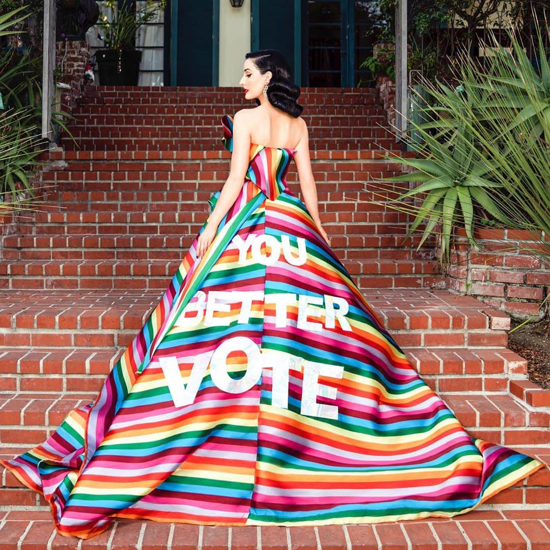 ディタ・フォン・ティースさんのインスタグラム写真 - (ディタ・フォン・ティースInstagram)「Vote!  ✨🌈✨ 📷 @iamrichroyal Dress by @breeoriginaldesigns with @stylistmelissalynn  Hair by @hisvintagetouch」10月28日 7時13分 - ditavonteese