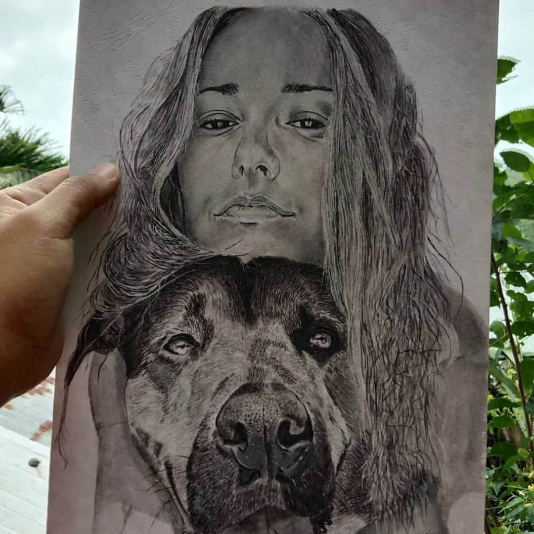 ブリアナ・エヴィガンのインスタグラム：「Wow! Thank you for this @suertemalas6 this is incredible! I want a print for my office... You nailed it with me and my boy Maxito. You are so talented and I really appreciate you! Thanks for the love. 🧡💙」