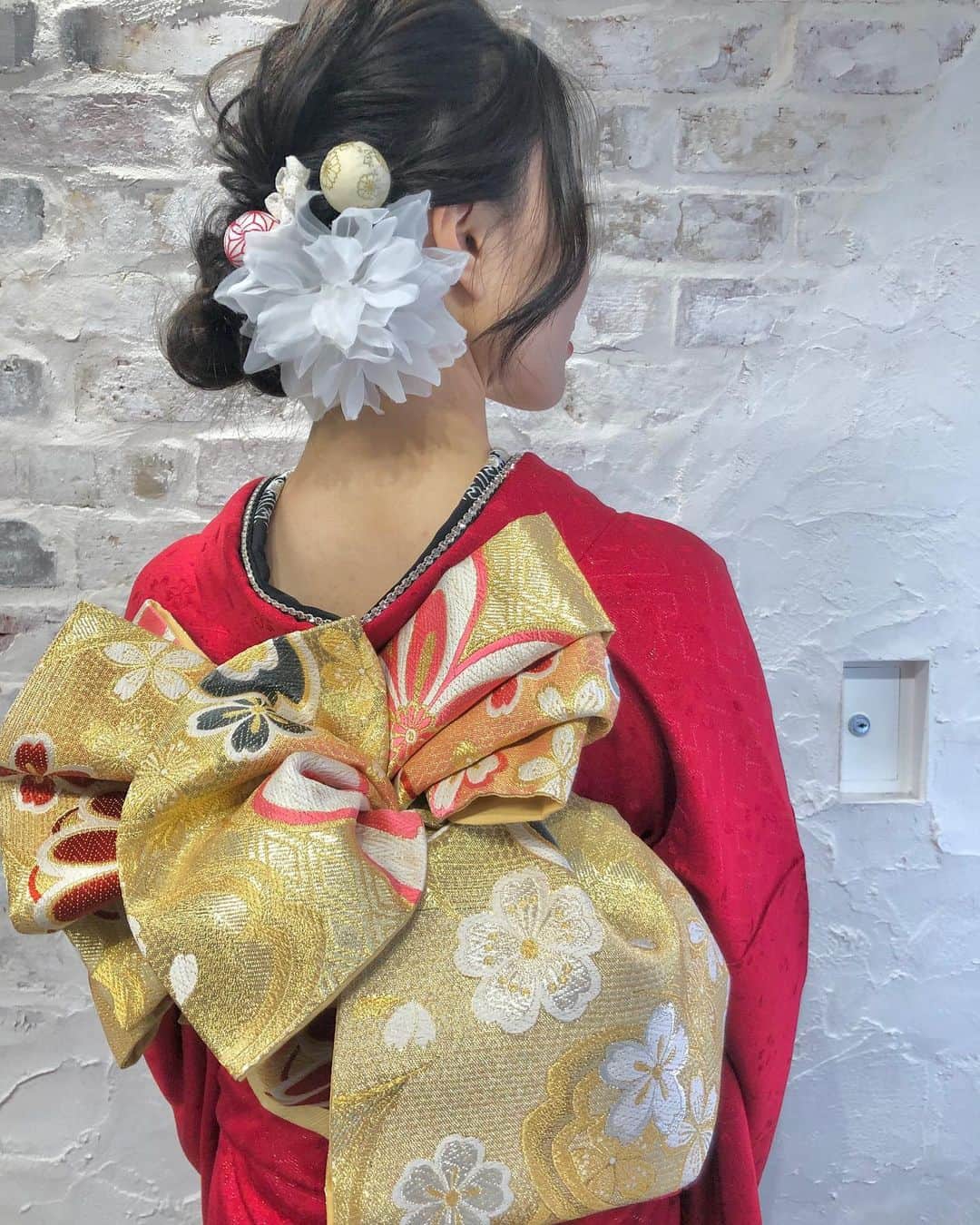 のインスタグラム：「前撮りの季節です。虫除け対策もバッチリしたおかげで。今回は虫刺され0でした^_^ ・ #ヘアアレンジ#ヘアセット#成人式#振袖#前撮り」