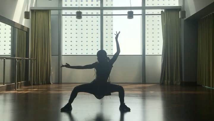 FKAツイッグスのインスタグラム：「don’t forget to take time for yourself and practice something you love for no reason x」