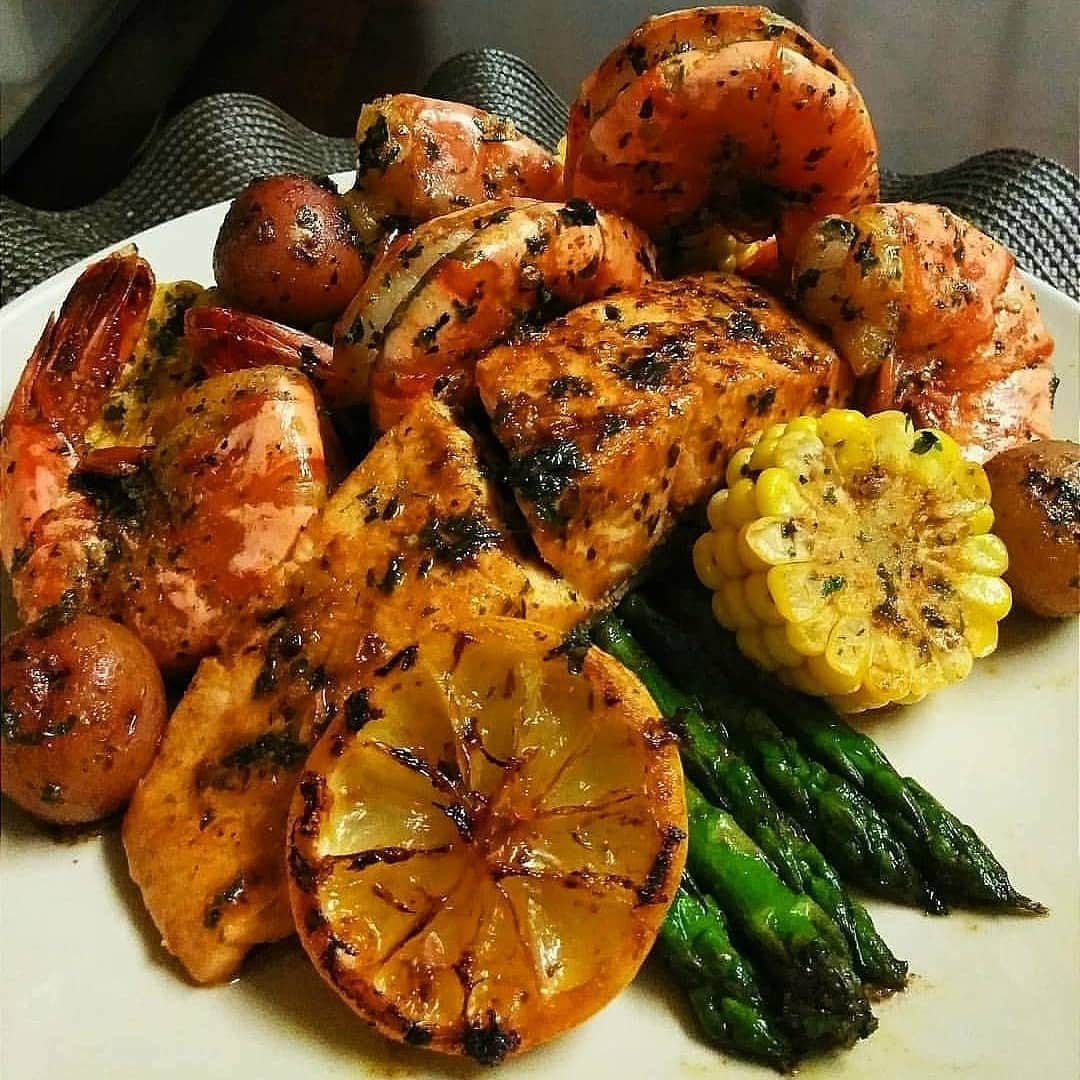 Flavorgod Seasoningsさんのインスタグラム写真 - (Flavorgod SeasoningsInstagram)「$2 Tuesday!! This weeks Flavor: Cajun Lovers⁠ -⁠ Shop Now!⁠ Click link in the bio -> @flavorgod  www.flavorgod.com⁠ -⁠ 🍤Customer @christielove100 with a Flavor God Seasaoned Surf & Turf!! Try our Cajun Lovers Seasoning for your Surf & Turf!!🍤⁠ -⁠ Flavor God Seasonings are:⁠ 🍤ZERO CALORIES PER SERVING⁠ 🍤MADE FRESH⁠ 🍤MADE LOCALLY IN US⁠ 🍤FREE GIFTS AT CHECKOUT⁠ 🍤GLUTEN FREE⁠ 🍤#PALEO & #KETO FRIENDLY⁠ -⁠ #food #foodie #flavorgod #seasonings #glutenfree #mealprep #seasonings #breakfast #lunch #dinner #yummy #delicious #foodporn」10月28日 8時01分 - flavorgod