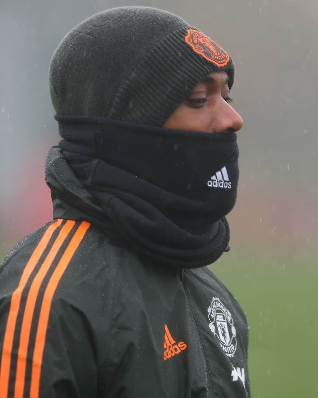 マンチェスター・ユナイテッドさんのインスタグラム写真 - (マンチェスター・ユナイテッドInstagram)「When Tony gets his snood out, it's officially snood szn ❄️ #MUFC #ChampionsLeague #Martial」10月28日 8時01分 - manchesterunited