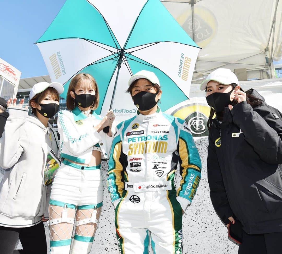 有馬綾香のインスタグラム：「SUPER GTの余韻も冷めやらぬ内に S耐岡山へ向かっております／(^o^)＼ 設営と練習走行の金曜まで手伝って土日は鈴鹿サーキットの全日本ロードレース選手権へ！ EXEDY Racing girlsのRQとして 今回も津田選手を応援するよ🥳  コントローラーからのマネージャーからの、まだレースクイーンもやるってw  来週からは舞台のお稽古も始まるし頑張るぞーーーーーーーー🔥  なんでも屋さんを目指す！／(^o^)＼」