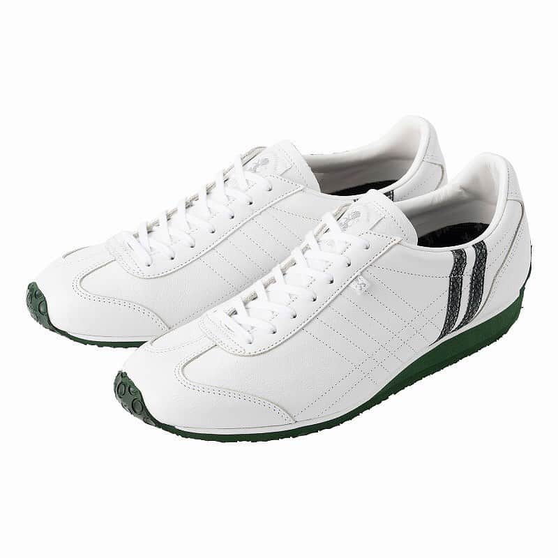 パトリックラボさんのインスタグラム写真 - (パトリックラボInstagram)「𝐏𝐀𝐌𝐈𝐑 𝟐𝟎𝟐𝟎𝐀𝐖 パミール  人気モデル「IRIS」の全てのパーツをスムースレザー仕様にしたモデルです。軽いシボのあるレザーに合わせた透明感のある2本ラインがポイントです。今季は「WHT/GN」、「NVY/SV」、「BUG/RD」を新色として追加しました。  素材　ステアレザー 生産国　日本  #patrick_labo #patrickshoes #sneaker #sneakers #shoes #kicks #靴 #instashoes #instakicks #sneakerhead #sneakerheads #nicekicks #sneakerfreak #kickstagram #shoestagram #patrickshoes #パトリック #パトリックスニーカー #madeinjapan #french #patrickpeople #patrick #新作情報 #大人スニーカー」10月28日 9時08分 - patrick_jpn