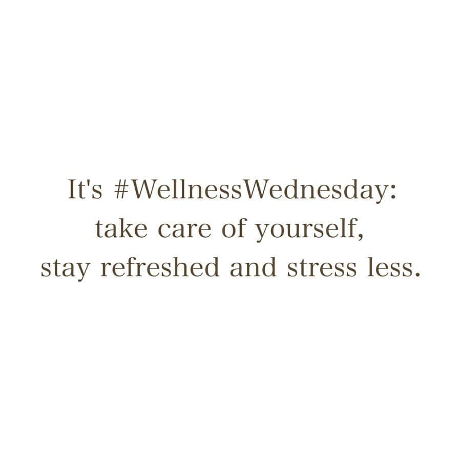 Michikoさんのインスタグラム写真 - (MichikoInstagram)「_______ Wellness Wednesday⚡️✔️ . 週の真ん中でもある水曜日は、 「#自分を労る」とあらかじめ決めている。 . 1. 夕食作りは例えばオーブン焼きにしたりと簡単時短、 かつ美味しいものを。←"美味しい" が重要。 食事で満足すると、かなりリフレッシュできるので。 (和食はなにかと手間がかかるから、水曜は洋食率が高い) . 2. ストレスリリースする時間を意識的に持つ。 . . #ルーティンをたまに聞かれるので #とりあえず過ごし方の感覚をポスト #ホットクック がずっと気になっています . #midweek  #myroutine  .」10月28日 9時09分 - michiko.jp