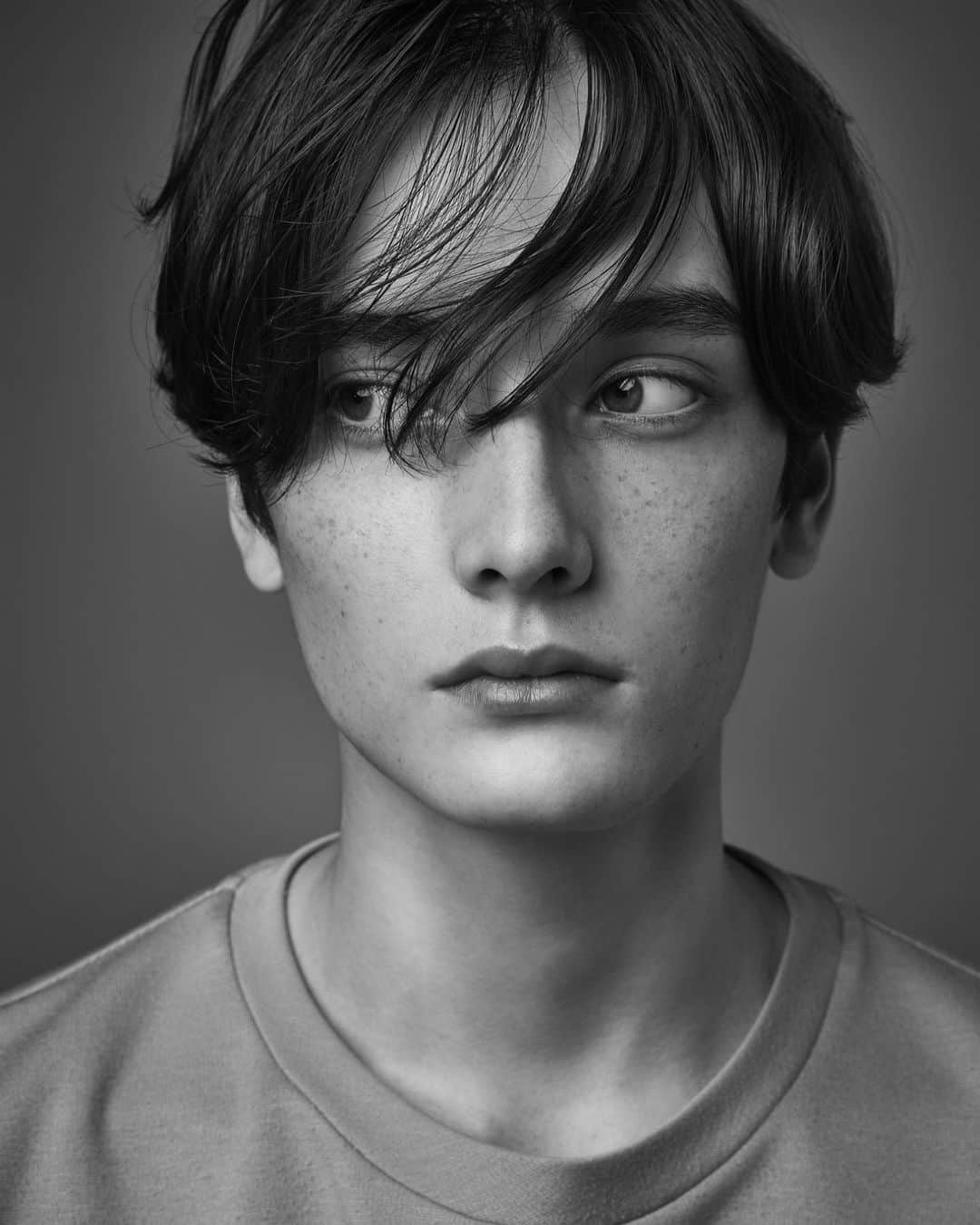 ジェイ・マクミランのインスタグラム：「Photo taken by @photographer_atsushi_yagi  Thank you❗️  #portrait #testshoot #テスト #monochrome #モノクロ」
