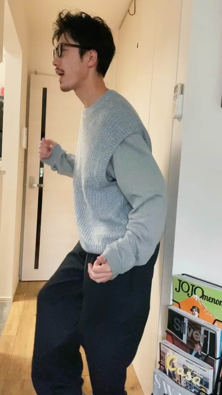 のインスタグラム：「寝起きでTOTOアフリカを歌いながら着替える美容師  新シリーズ  knit:KAIKO @o_official_tokyo  inner:KAIKO pants:kolor @kolor 眼鏡:guepard @speakeasytokyo_official   #ハロウィン #TOTO#アフリカ#寝起きコーデ#KAIKO#ootd#outfits#fashion#codenate #code#COMOLI#guepard#margiela」