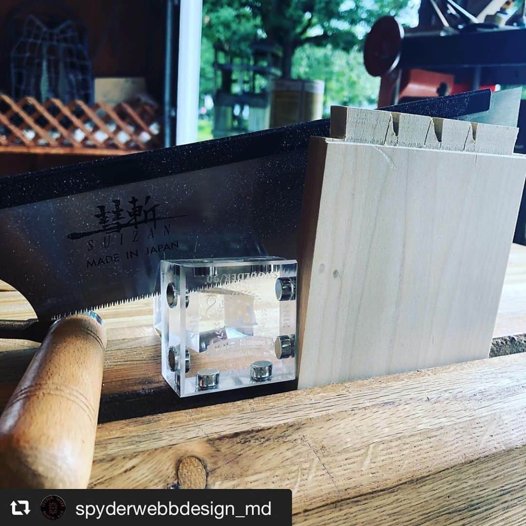 SUIZAN JAPANさんのインスタグラム写真 - (SUIZAN JAPANInstagram)「Thank you for using our Dozuki saw😄﻿ How is it?﻿ ﻿ #repost📸 @spyderwebbdesign_md﻿ Working on some dovetail drawers. With the @jkatzmoses dovetail jig. And @suizan_japan 9in dovetail saw. #dovetail #dovetailjoint #dovetailjig #joinery #woodjoinery #wood #suizansaw #maker #making #madeinmaryland #drawers #drawermaking﻿ ﻿ #suizan #suizanjapan #japanesesaw #japanesesaws #japanesetool #japanesetools #craftsman #craftsmanship #handsaw #pullsaw #dozuki #woodwork #woodworker #woodworkers #woodworking #woodworkingtools #diy」10月28日 9時32分 - suizan_japan