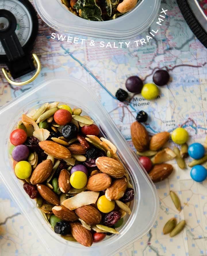 Simple Green Smoothiesさんのインスタグラム写真 - (Simple Green SmoothiesInstagram)「Have candy on the brain? We believe life is all about balance, find it here with our protein-powered SWEET & SALTY TRAIL MIX! ⁠ ⁠ SWEET & SALTY TRAIL MIX / 24 servings⁠ ⁠ 2 tbsp maple syrup⁠ 1 tbsp coconut oil, melted⁠ 1 tsp vanilla extract⁠ 1/4 tsp almond extract⁠ 1/4 tsp sea salt, to taste⁠ ground cinnamon, optional⁠ 2 cups mixed nuts⁠ 1 cup pepitas⁠ 1 cup coconut flakes⁠ 1 cup chocolate candies⁠ 1 cup dried cranberries⁠ ⁠ 1. Preheat oven to 350F. Line a baking sheet with parchment paper.⁠ 2. Stir together maple syrup or honey, melted coconut oil, vanilla extract, and sea salt. In a large bowl, combine nuts, pepitas, and coconut flakes. Pour the maple mixture over the top and stir gently to coat.⁠ 3. Transfer the mixture to the lined baking sheet. Bake for 10-15 minutes. Gently stir halfway through baking time. Let cool completely. Gently break apart clumps (if needed) and add the chocolate candies and dried fruit.⁠ 4. Store in an airtight container in a cool, dry place for up to one month.⁠ ⁠ Find this recipe + more inside our meal planner, Rawk The Year!! Click @simplegreensmoothies for a 14-DAY FREE TRIAL.⁠ ⁠ https://simplegreensmoothies.com/meal-planner」10月28日 9時37分 - simplegreensmoothies