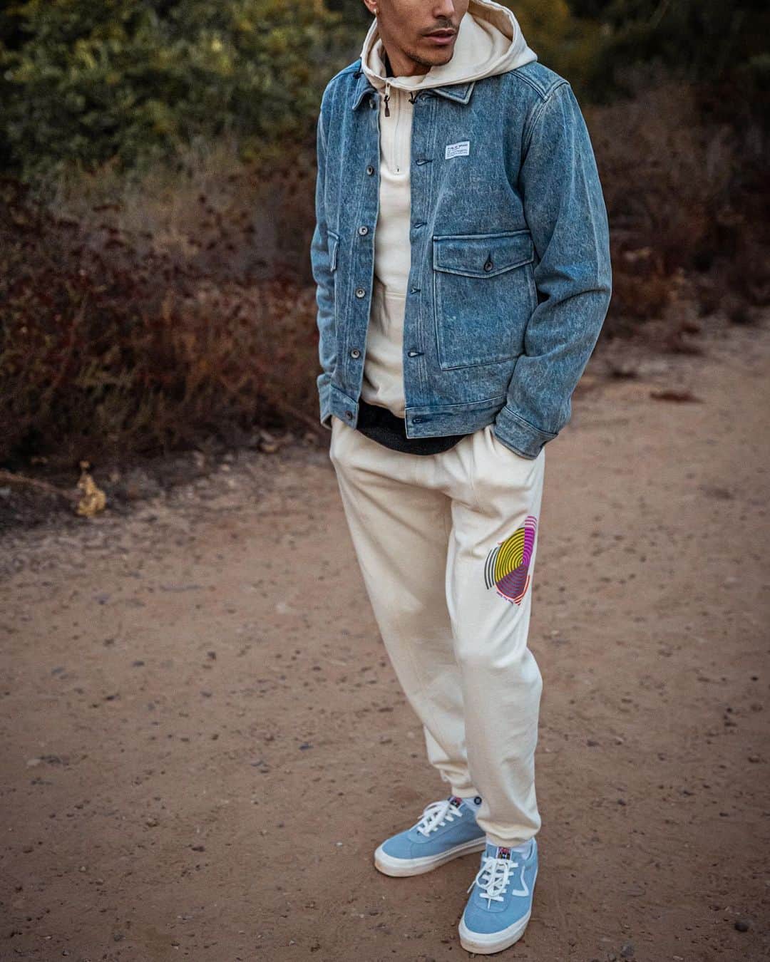 パブリッシュブランドのインスタグラム：「Layer up because winter is coming. 📸 @salvadorslens  . . . . #publishbrand #todayfortomorrow #goodvibrations」