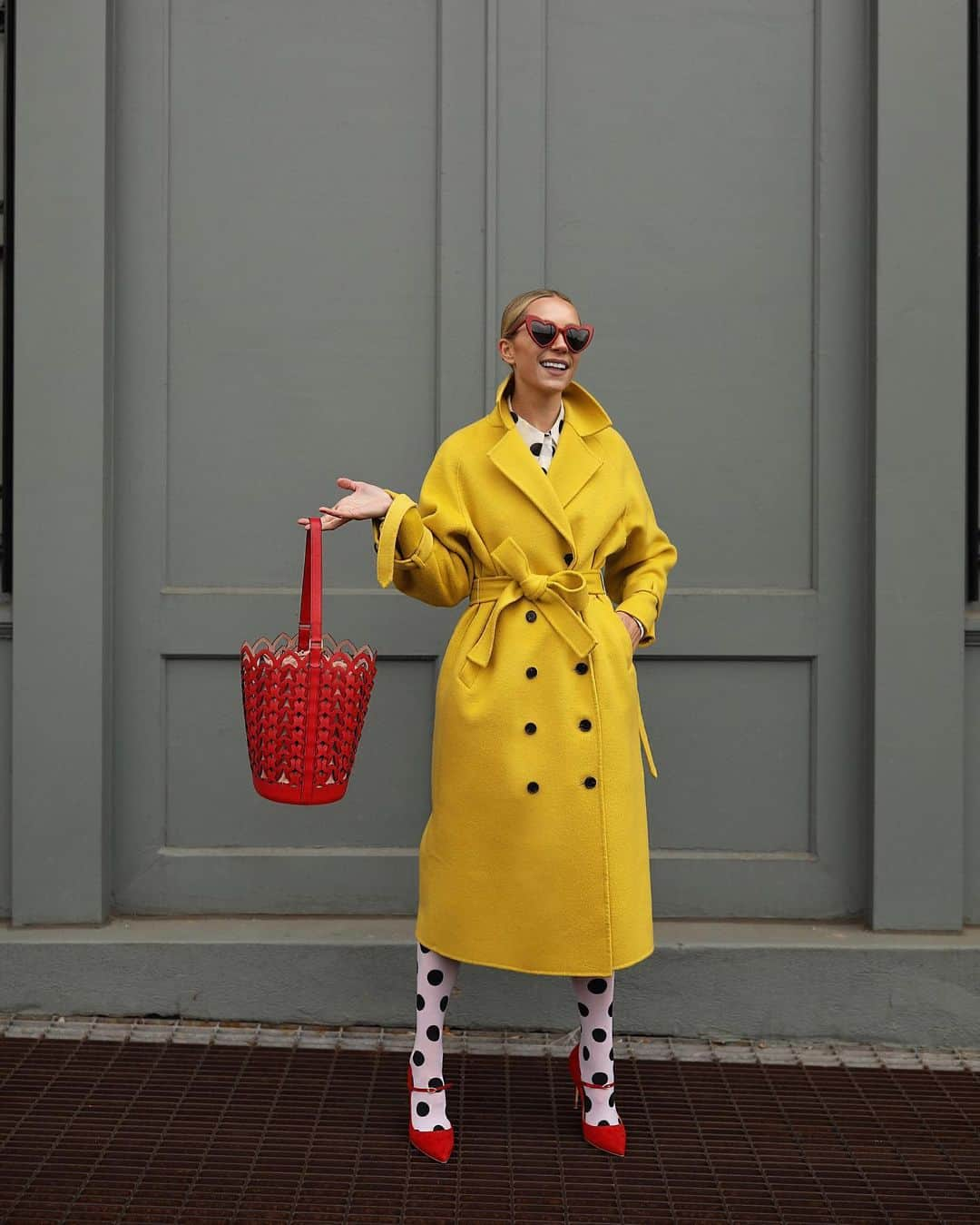 ブレア・イーディーさんのインスタグラム写真 - (ブレア・イーディーInstagram)「<T-T-Time for tights 💯> my favorite fall accessory #fallstyle #polkadots #coloredtights」10月28日 9時48分 - blaireadiebee