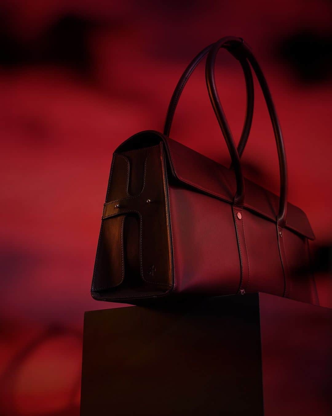 ウォントのインスタグラム：「Set upon a surreal landscape, our latest collection finds a new train of thought to greet the experiences that await.  Explore the collection via the link in bio.  #wantlesessentiels #worldofwant」