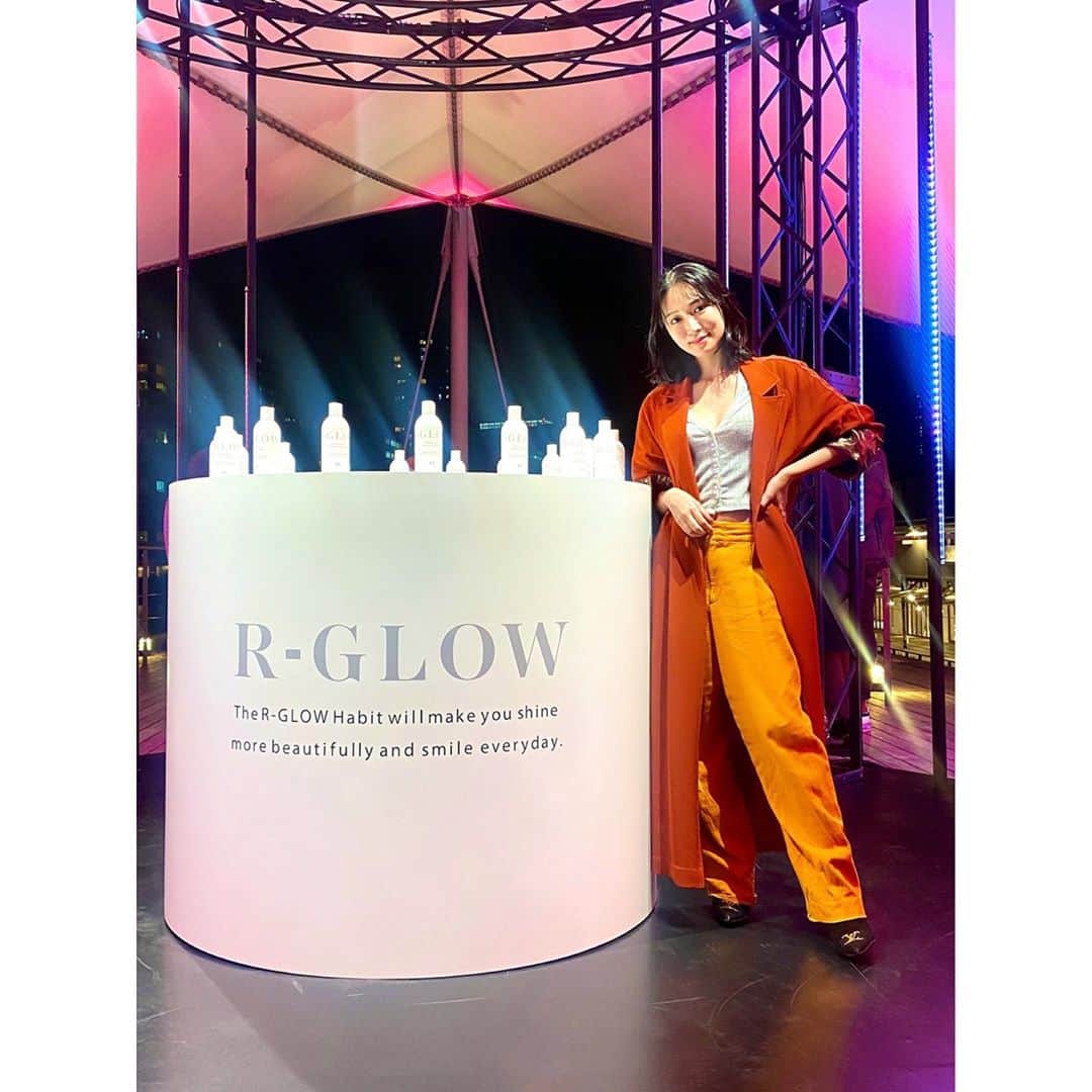 DJ mariennuのインスタグラム：「11/9に発売される輝きをテーマにしたヘアケアブランド @rglow_jp のlaunch partyへ❤️ 香りをかがせてもらったんだけどシトラスがほんっとうに良い香り😍 美髪成分には大好きなイチジクが含まれているそう!! ドライヤーなどの熱で輝く髪へ導いてくれます。 是非イチジグ好きの方はCHECKしてみて下さい💋  そして会場のlocationが堪らない😍この辺り大好きな場所なの!! 近いうちにまた来よっと🤍 #rglow  #rglowshampoo  #rglowtreatment  #pr #アールグロウ #自分史上最高の輝きを #今日より明日の私が美しく輝く  @rglow_jp」