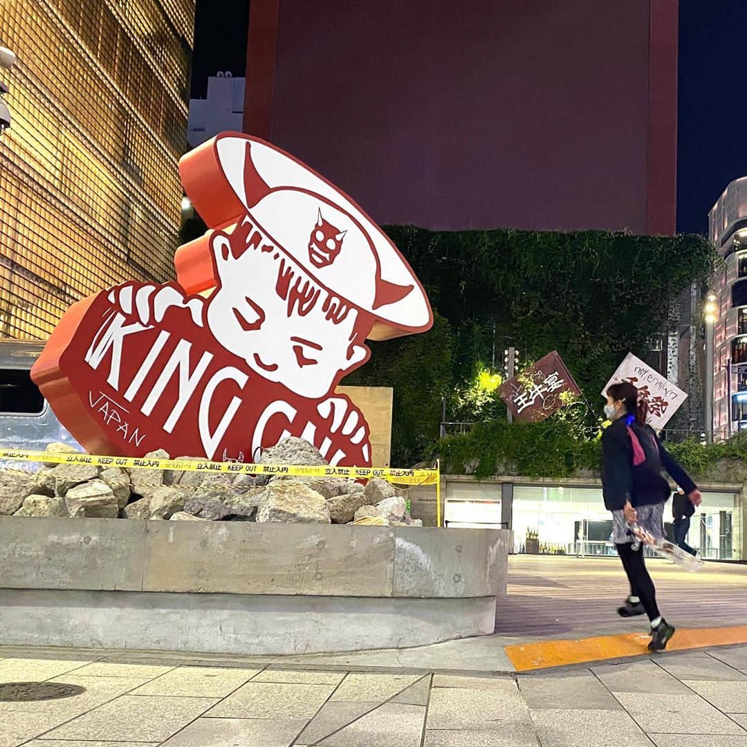 run+さんのインスタグラム写真 - (run+Instagram)「#東京夜景 #ハロウィンラン 前半 #試走 というより #試散歩  🚲で回るはずだったのに借りれず😭 自転車いっぱい止まってるのに貸出し可能台数０って😱 何で－！！！  信じれるのは自分の足のみ！？ 前半はレインボーブリッジのふもとまで。  #走れるって幸せ #走れるって当たり前じゃない #ゆるラン #街ラン #街RUN  #ラン #ランニング #マラソン #RUN #RUNNING  #igランナーズ #IGランナー #走る人 #走るを楽しむ #写ラン  #ランニング好きな人と繋がりたい #ランナーさんと繋がりたい #igランナーズと繋がりたい  #RunForSmile #Runday #RunLovesLife #runstagram #走る楽しさ広げ隊 @runplus #aday」10月28日 10時16分 - runplus
