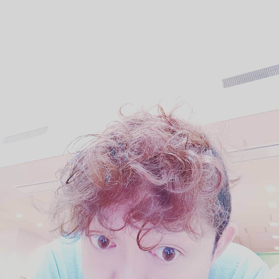 松本隆博のインスタグラム：「。 恒例(^○^)(^○^) 30分でーーーー！ 温泉にて即興一句！！  湯う湧くは… 誘惑よりも… 熱くなる…  二番じゃだめ… 負けると悔しい… 一番風呂(^○^)…  へそ、肩に… 首がゴールだ… 露天風呂…  夏ながく… 冬がすぐくる… 旬の秋…  ↑これ名句(~0~)  松本山頭歌」