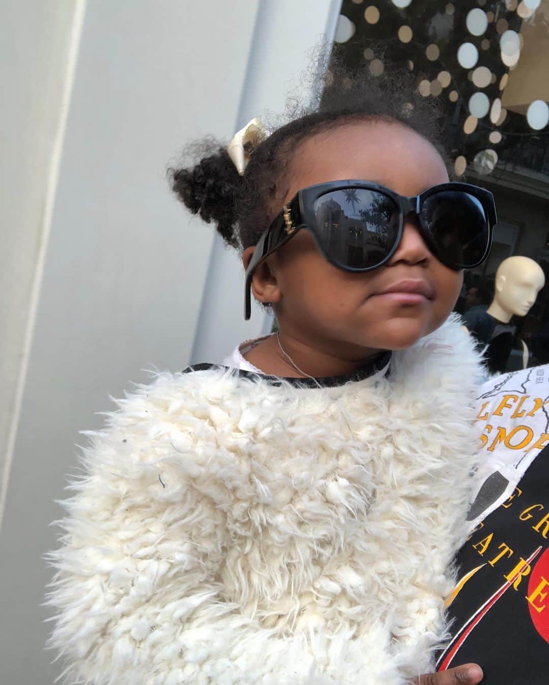 ニック・ヤングのインスタグラム：「Happy bday baby girl lil twin love you  lil mama  my lil grown 4 yr old  @navibaby_」