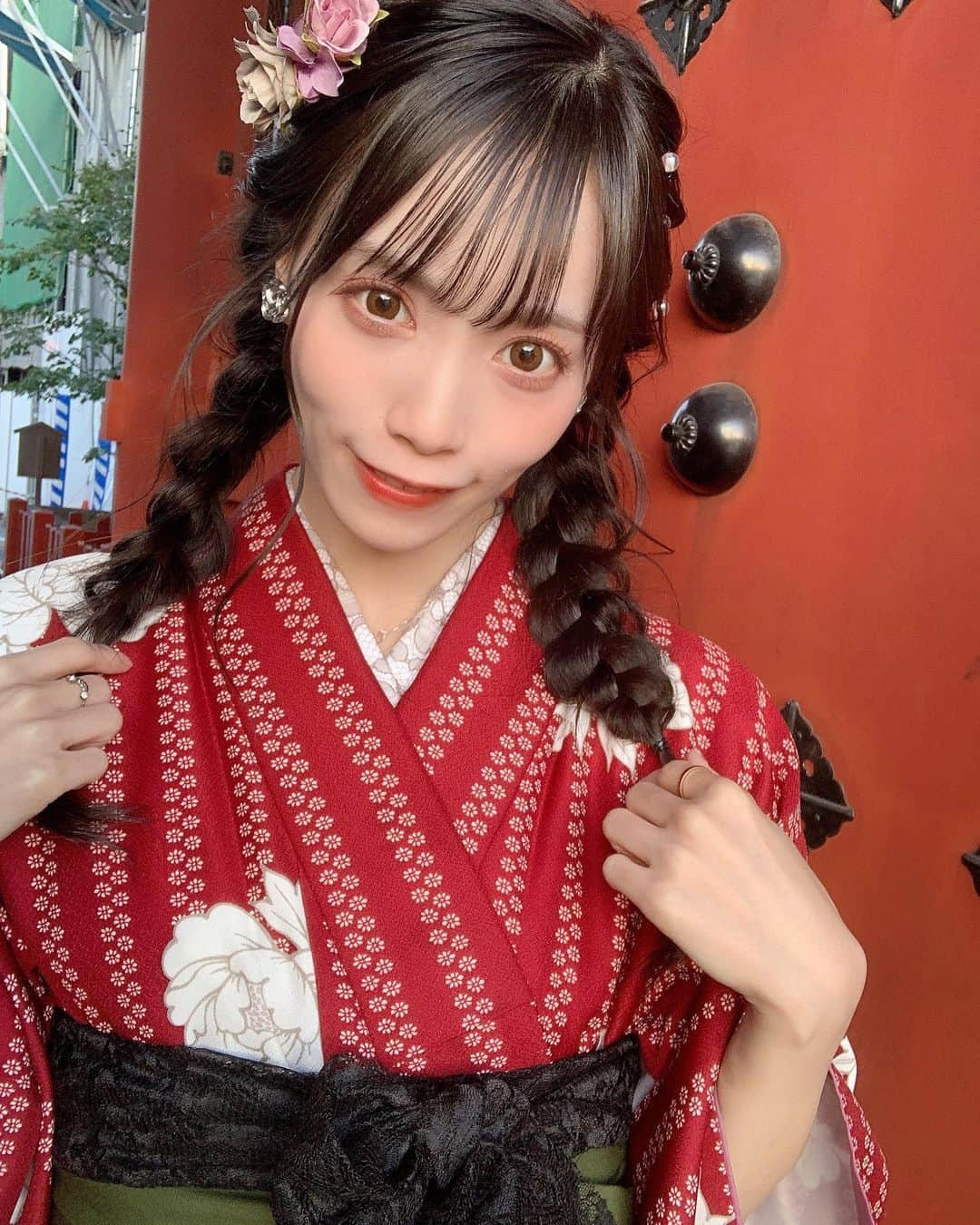 宇佐美幸乃さんのインスタグラム写真 - (宇佐美幸乃Instagram)「にこっ🥰  #袴　#はかま　#和服　#japan #浅草　#asakusa #観光　#浅草寺　#selfie #idol #アイドル　#hair #みつあみ　#fff #followｍe」10月28日 10時41分 - usami_yukino