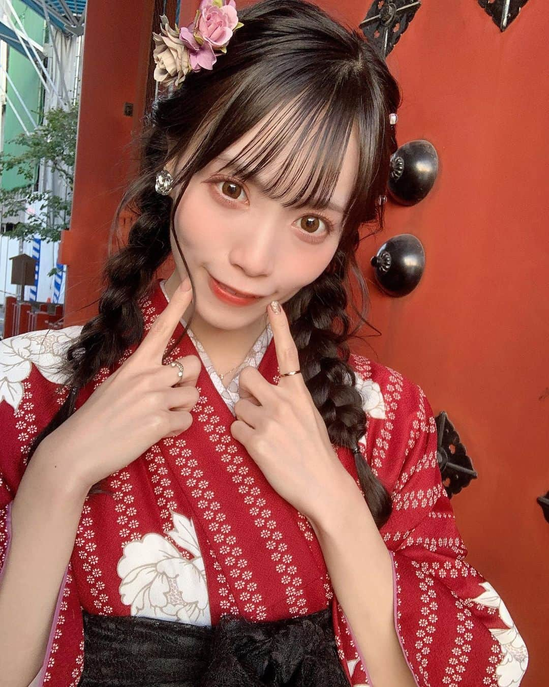 宇佐美幸乃さんのインスタグラム写真 - (宇佐美幸乃Instagram)「にこっ🥰  #袴　#はかま　#和服　#japan #浅草　#asakusa #観光　#浅草寺　#selfie #idol #アイドル　#hair #みつあみ　#fff #followｍe」10月28日 10時41分 - usami_yukino