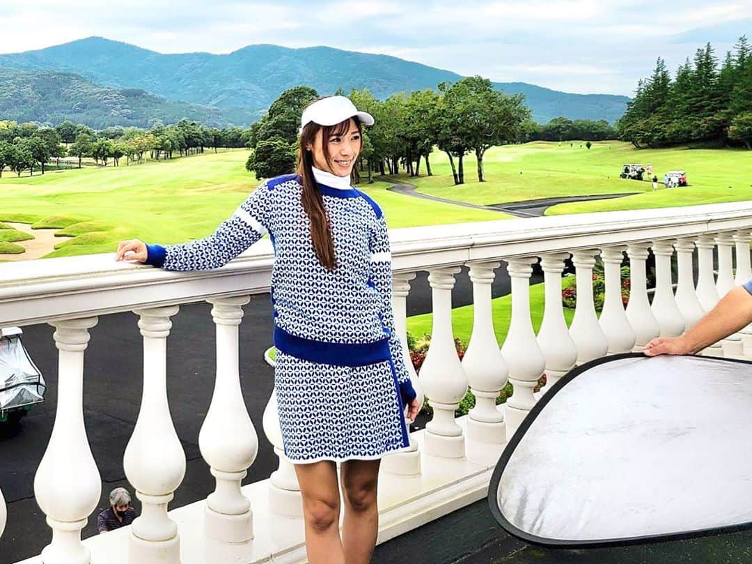 ひかりさんのインスタグラム写真 - (ひかりInstagram)「撮影風景☺️⛳️ @srixonbydescente  @golftoday_birdies   #ゴルフ場#gtバーディーズ #ゴルフトゥデイバーディーズ #gtバーディーズカップカップ#ゴルフ女子#golftoday #ゴルフ#golf#ゴルフトゥデイ#スポーツ女子#japanesegirl #ゴルフ日和#golfwear #スリクソン#srixon#japan」10月28日 10時48分 - piiiiiii_k