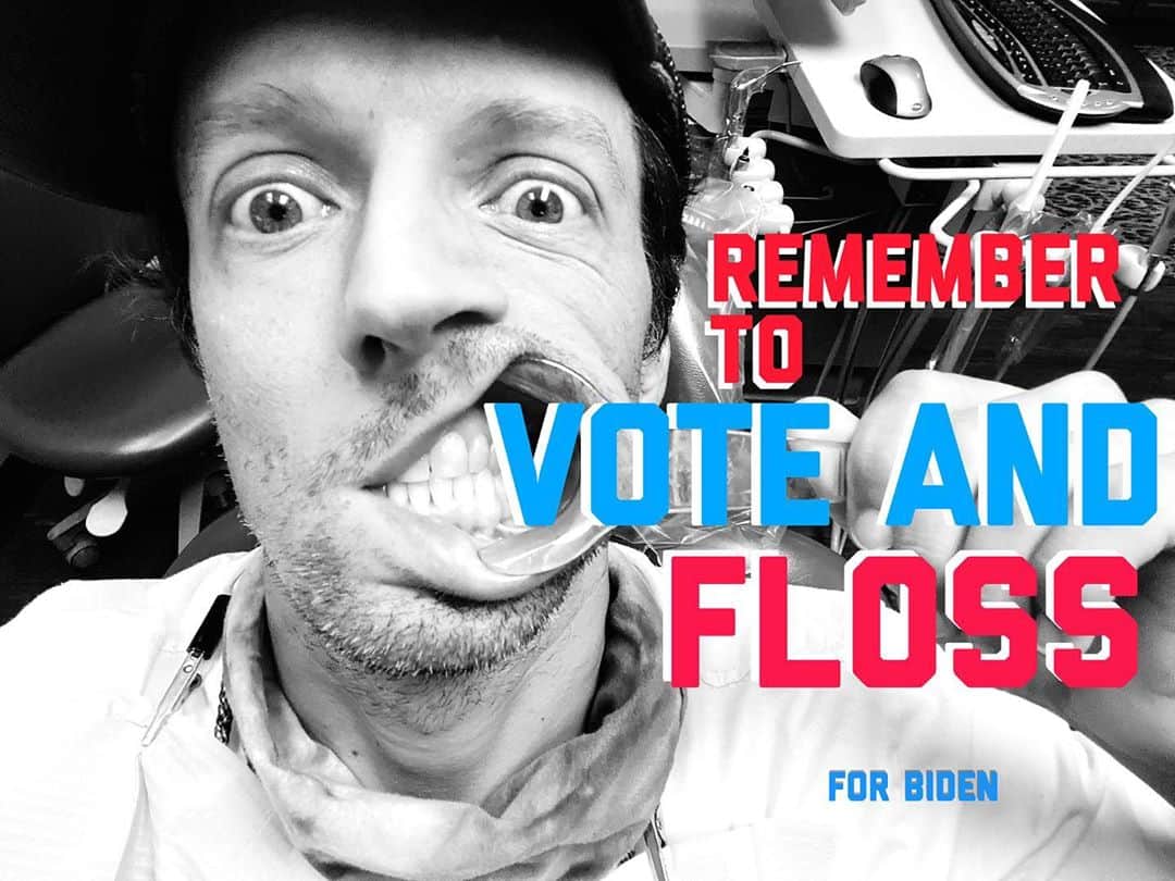 ジェイソン・ムラーズのインスタグラム：「@votesaveamerica #voteLOUDER」