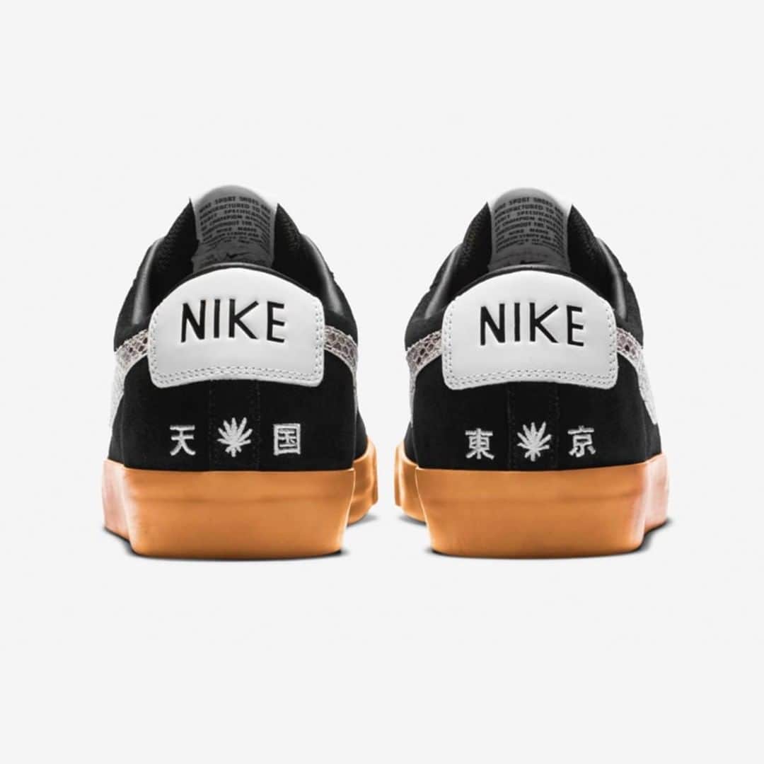 HYPEBEAST Japanさんのインスタグラム写真 - (HYPEBEAST JapanInstagram)「@hypebeastkicks : これまでいくどとなくビッグコラボレーションを仕掛けてきた @wackomaria_guiltyparties が @nikesb と初のチームアップを実現。JanoskiとBlazer Lowの2モデルを発売する。  Nike SB に所属するプロスケーター Stefan Janoski の人気シグネチャー Janoski をベースとした1足は、キャンバス地のアッパー全面に WACKO MARIA を象徴するレオパード柄が落とし込まれ、ミッドソールのサイドには “WACKO MARIA” のラバースタンプがあしらわれているほか、左右のヒールにそれぞれ“天国”と“東京”の漢字が刺繍で鎮座。一方ガムソール仕様の Blazer Low はブラックスウェードのアッパーにホワイトパイソン柄のスウッシュが映えるシンプルな佇まいとなっており、ヒールには Janoski と同じく“天国”と“東京”の文字と合わせてマリファナの葉っぱが配されており、両モデルともインソールに Zoom Air を搭載していることを示すロゴと “GUILTYPARTIES” の文字、Nike SB のロゴがインソールにプリントされている。  詳細はプロフィールの🔗から Photo：Nike」10月28日 11時05分 - hypebeastjp
