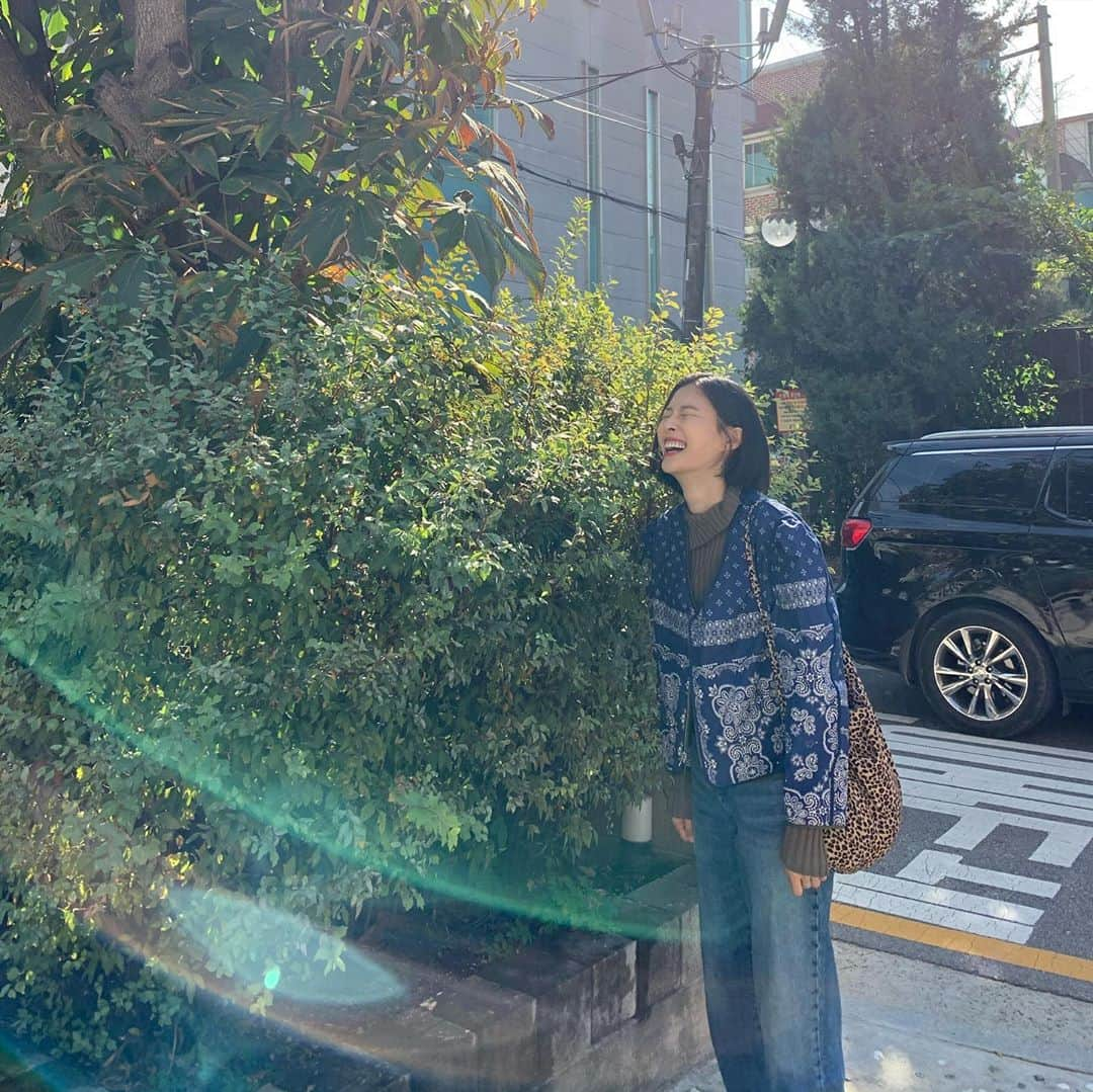 イ・ヒョニさんのインスタグラム写真 - (イ・ヒョニInstagram)「가을 참 좋다🍂」10月28日 11時10分 - lee.hyunyi