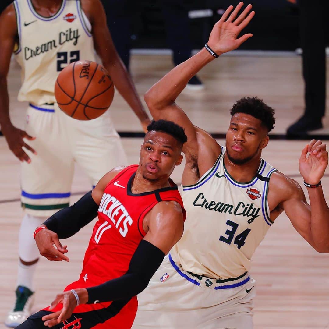 NBAさんのインスタグラム写真 - (NBAInstagram)「@russwest44 & @Giannis_An34 put on a show in the Rockets vs. Bucks Seeding Games thriller! #BESTofNBARestart  Russ: 31 PTS, 6 REB, 8 AST Giannis: 36 PTS, 18 REB, 8 AST.」10月28日 11時14分 - nba