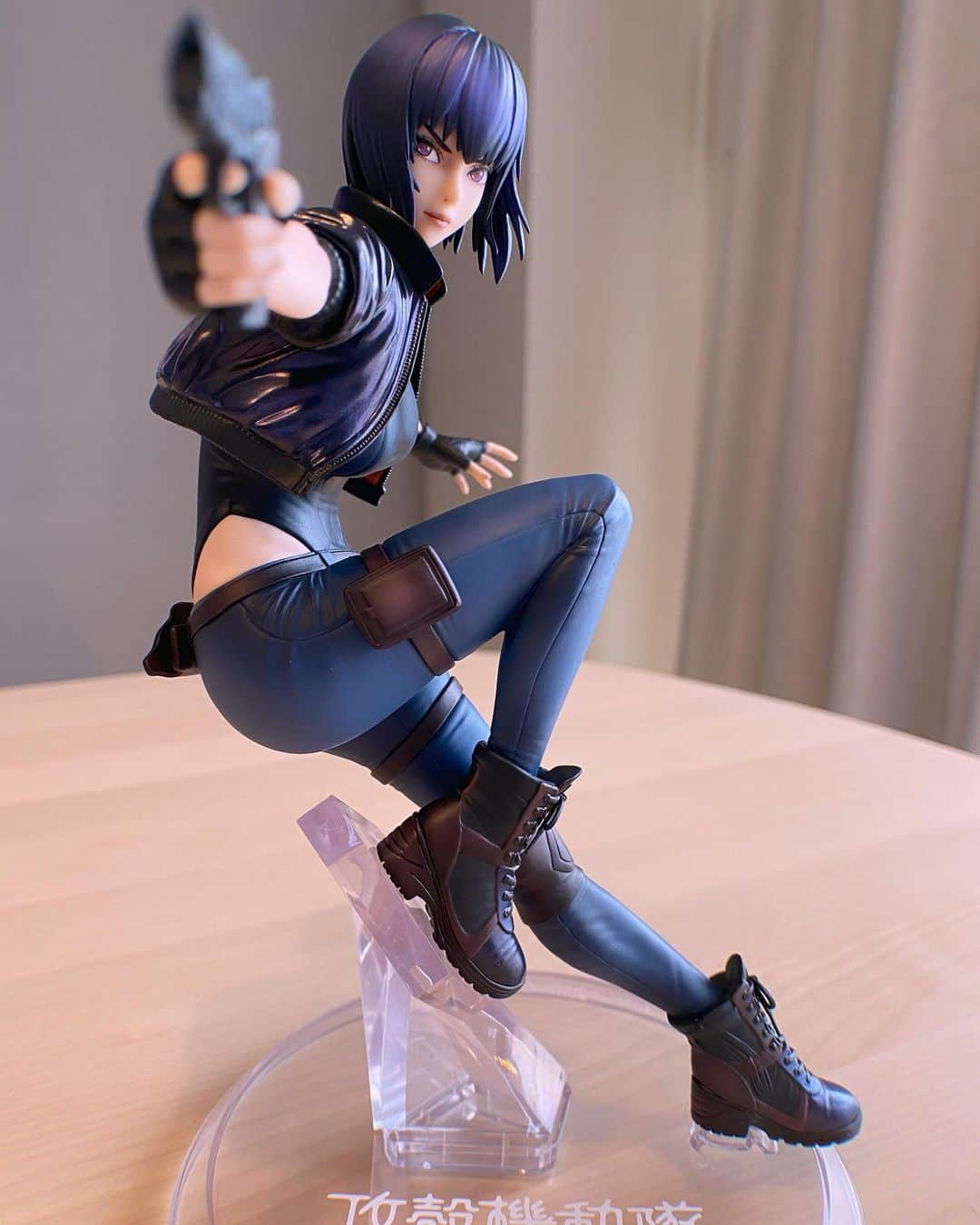 イリヤ・クブシノブ さんのインスタグラム写真 - (イリヤ・クブシノブ Instagram)「My Motoko figure is out!!✨ It’s the first time ever a character I designed became a figure, holding it in my hands now is so amazing!」10月28日 11時22分 - kuvshinov_ilya