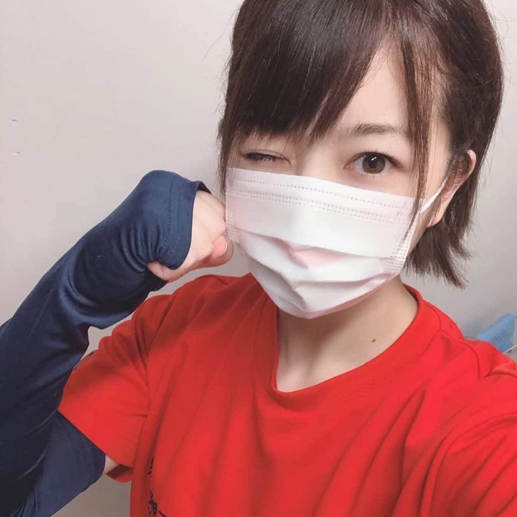 鮭山未菜美さんのインスタグラム写真 - (鮭山未菜美Instagram)「平和島でアウフグースしてきました！  熱子さんと全集中の呼吸で鬼滅の刃メドレーアウフグースしました！ 技の名前がださいと言われちゃったのでネーミング考えておきます🥺 みんなが鬼にならずに終えれて良かったです🥺 盛り上がっていただけて安心しました、本当に優しいお客さんばかりで初平和島最高でした( ᐢ˙꒳​˙ᐢ )♡  平和島お風呂もサウナも最高でアウフと合わせて8セットも入っちゃった( ◜௰◝ )うへ お風呂の種類も多いし、サウナのあとのととのいスペース最高だし、岩盤浴では1時間に1回アウフあるし普通に入りに行きたくなるくらい素敵な施設でした✨  受けてくださった皆さん、熱子さん、平和島の方々、感鮭🐟✨」10月28日 11時31分 - shakeyama373