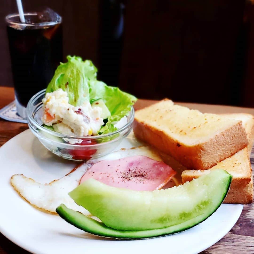 ミスター黒猫（黒猫仙人）のグルメインスタ