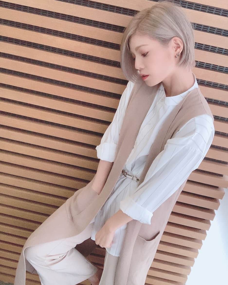 菜月アイルのインスタグラム：「いつかのcode🌟 ・ ・ #fashion #ootd #プチプラコーデ  #code #洋服 #金髪ショート #ハイトーン #ショートヘア」