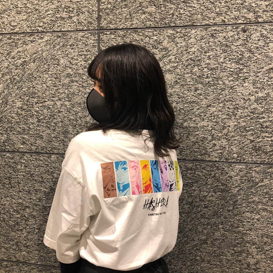 竹村夏音のインスタグラム：「オタクすぎて引かないで😂😂 もうほんと可愛い(涙)♡  SPINNSで1,000円だったよお✌🏻 みんなでお揃いにしよっっ🥳  #SPINNS#tシャツ#鬼滅の刃#鬼滅#鬼殺隊#柱#鬼滅好きと繋がりたい#lfl#お洒落さん#ロゴt#いいね返し#お洒落な人と繋がりたい#サロモ#サロモ撮影#サロモ希望#サロモ東京#サロンモデル#ウェーブ巻き#ヘアアレンジ#인스타그램#좋아요#셀스타그램#キャラtシャツ」