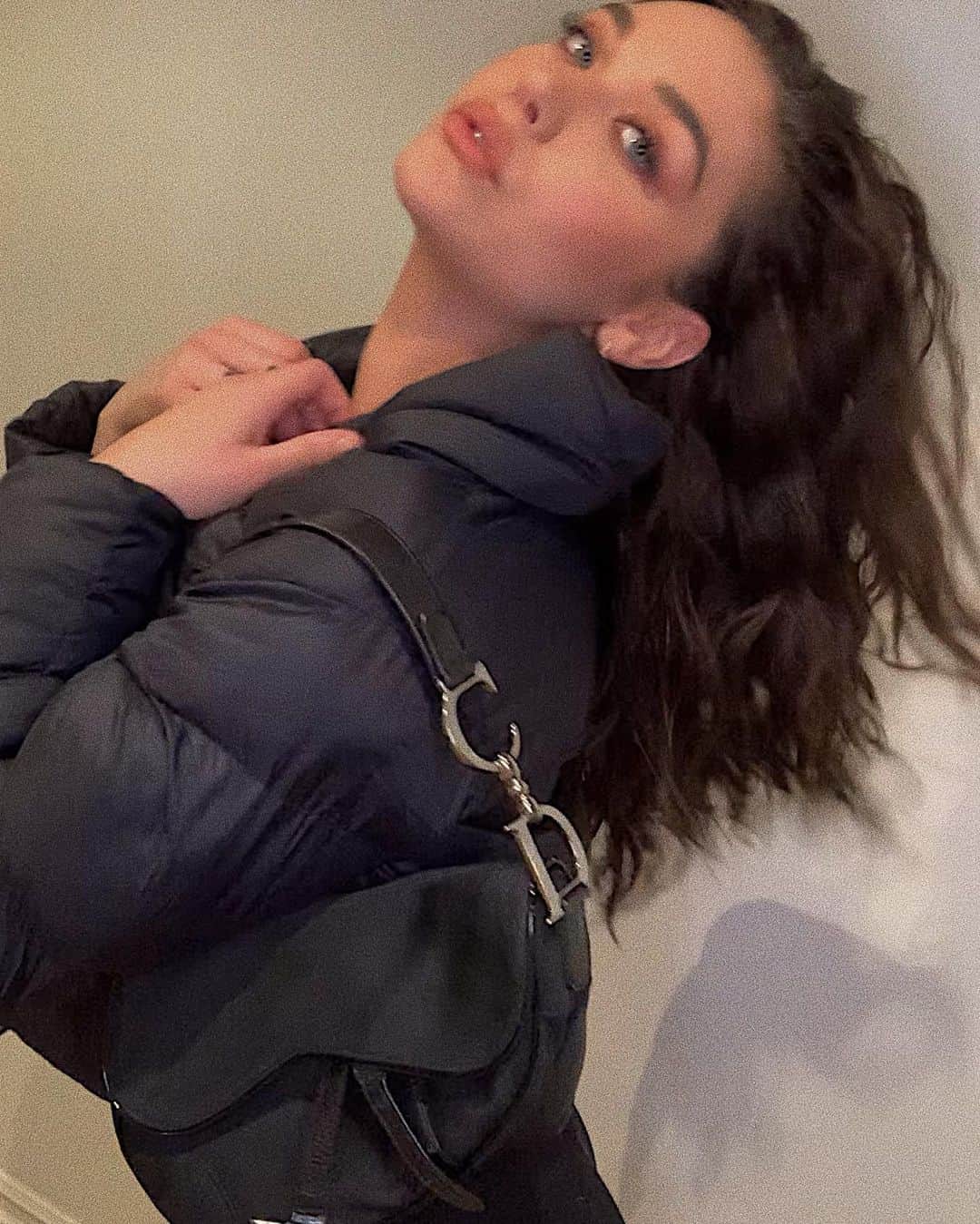 アマンダ・スティールのインスタグラム：「blinked and it was cold 👀🤍@aloyoga」