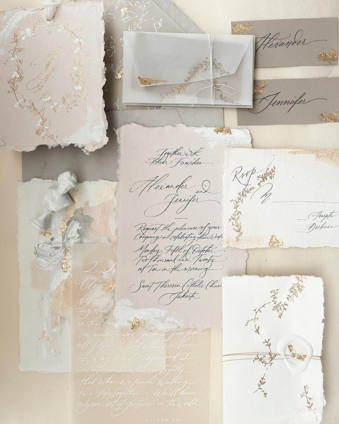 Veronica Halimさんのインスタグラム写真 - (Veronica HalimInstagram)「Poetry in a bundle — Spending hours of good time creating these papers for my lovely couple was a fun process. A lot of people asked me about how I found so many different ideas for each handmade suite. The key is to always observe closely on the little things, not the whole big picture. Most of the time, inspiration came from the story of the couple, things they love, colors, personality, accessories, dresses, and mixing in the elements from their wedding/event’s theme. — Poetry on vellum paper by @astridsuu —  #vhcalligraphy #truffypi #カリグラフィー #カリグラフィースタイリング #モダンカリグラフィー #calligraphystyling #カリグラフィーワークショップ #weddingstationery #moderncalligraphy #handmadepaper  #penmanship #ウェディング #ウェディングアイテム #カリグラファ #スタイリングワークショップ #スタイリング #prettypapers #weddingsuite #styledshootbundle」10月28日 12時25分 - truffypi